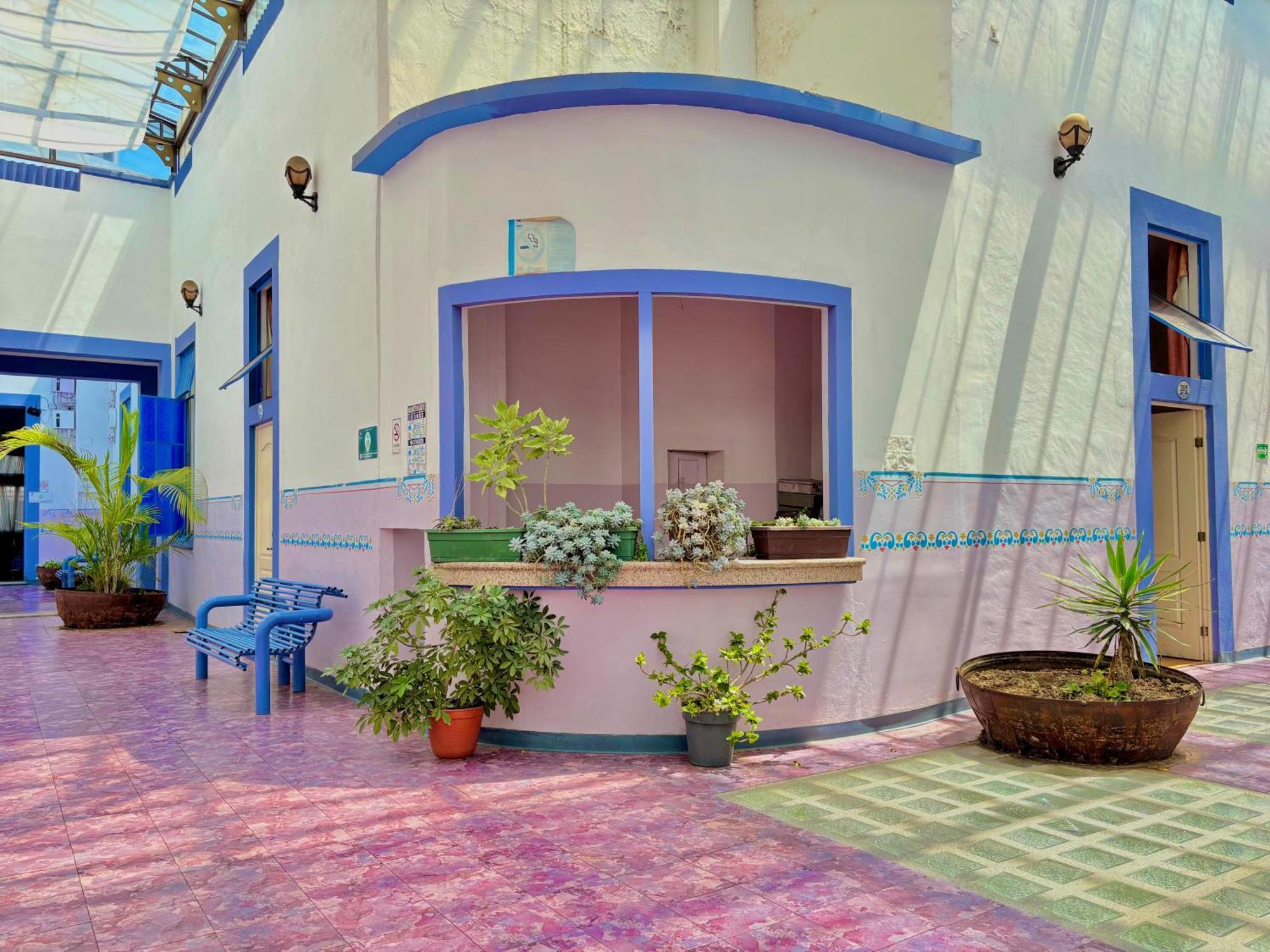 La Alhondiga Hotel