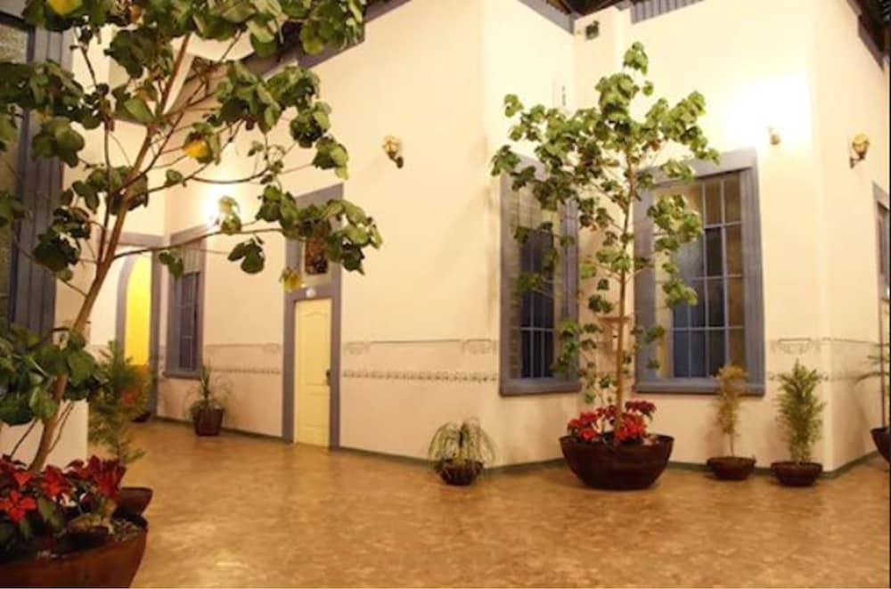 La Alhondiga