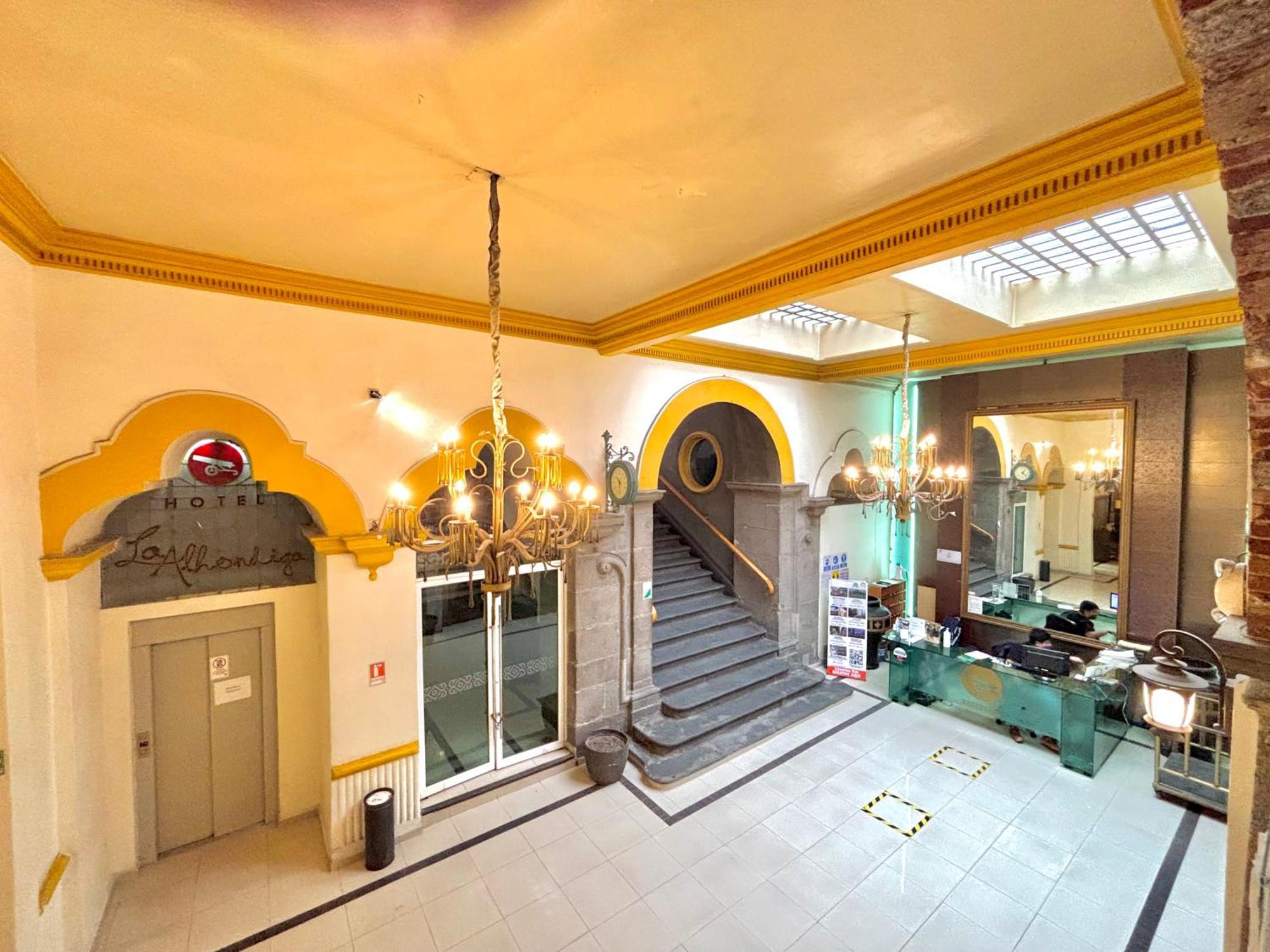 Hotel La Alhondiga 3*